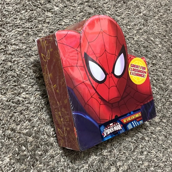 Spiderman valentines box & valentines cards - Picture 4 of 5